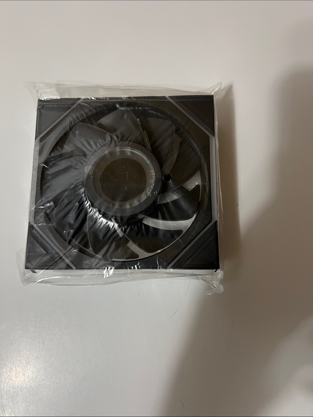 Lian Li Uni Fan TL Wireless LCD 120 ARGB Fan - Black - Picture 11 of 16